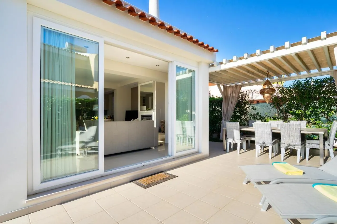 Whome | Prime Hideaway Luxury Villa Quarteira