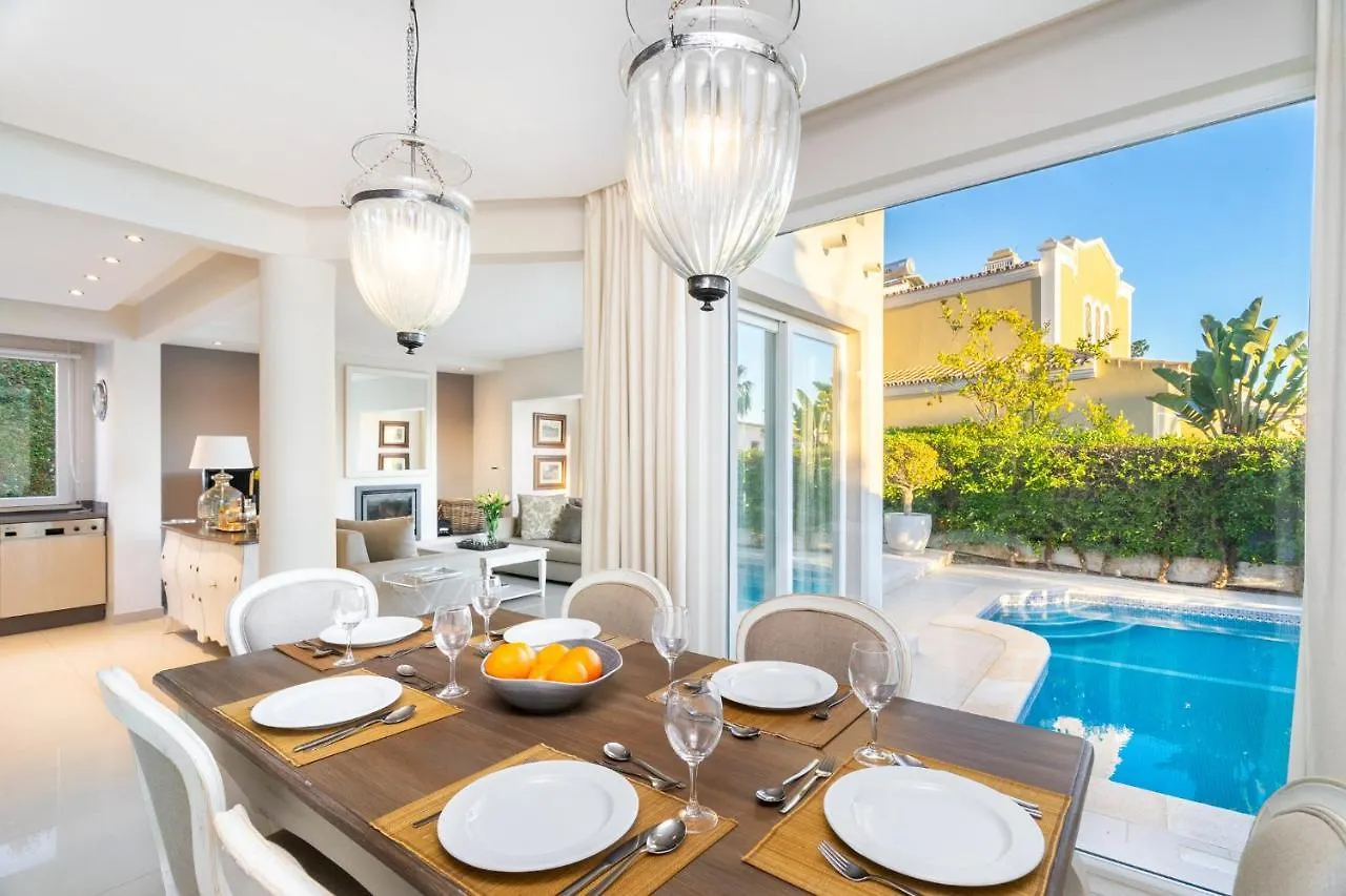 Whome | Prime Hideaway Luxury Villa Quarteira
