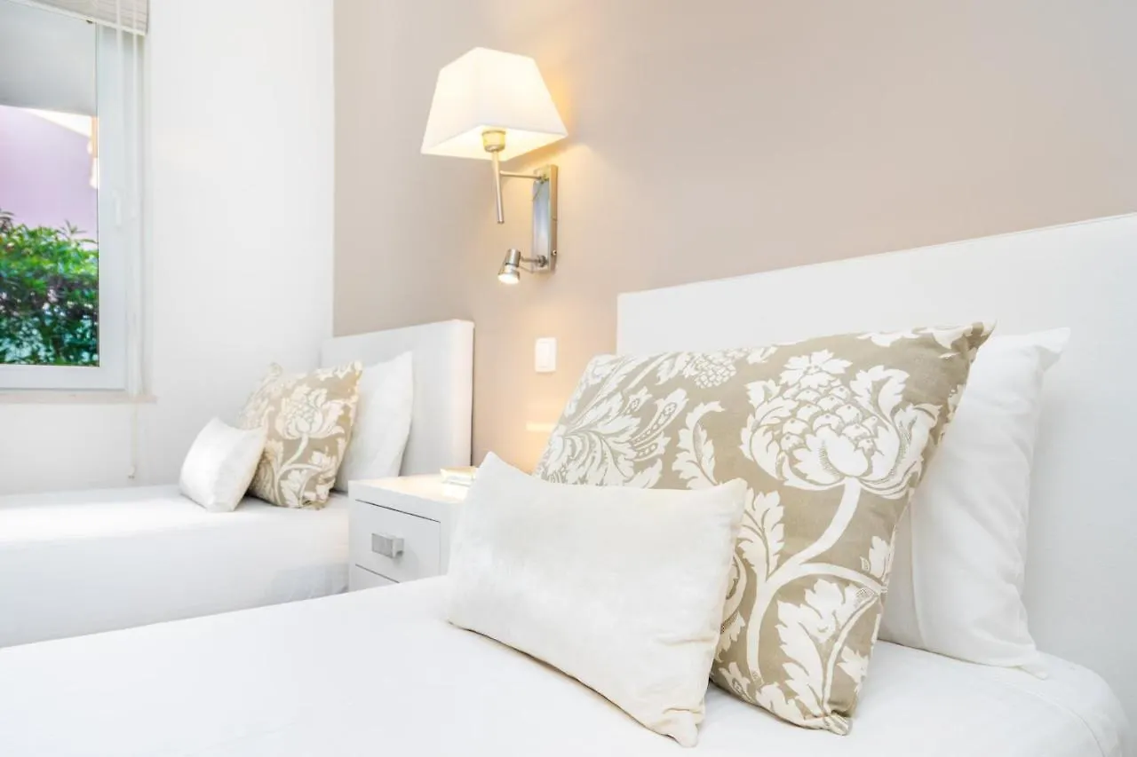 Whome | Prime Hideaway Luxury Villa Quarteira