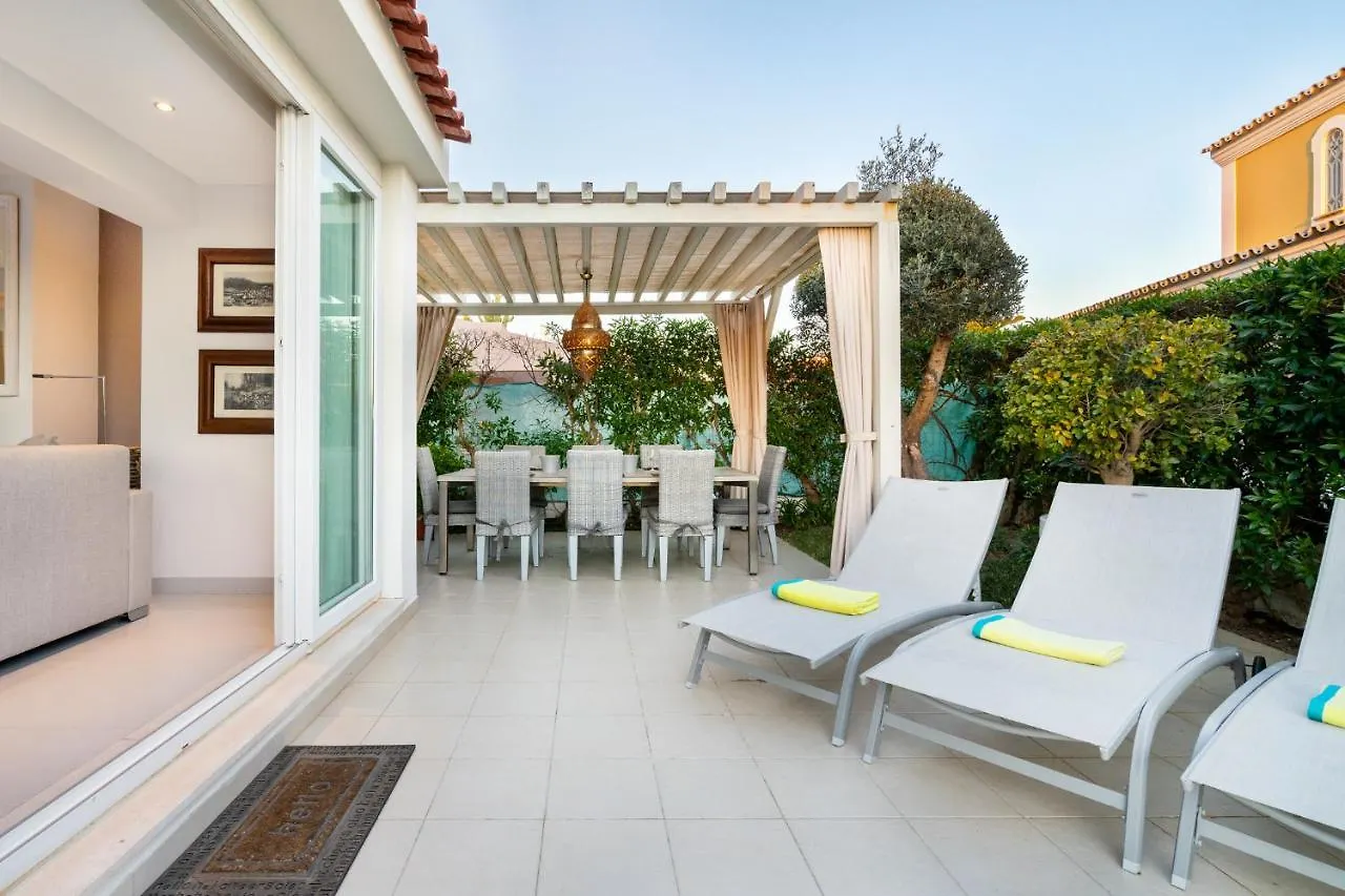 Whome | Prime Hideaway Luxury Villa Quarteira