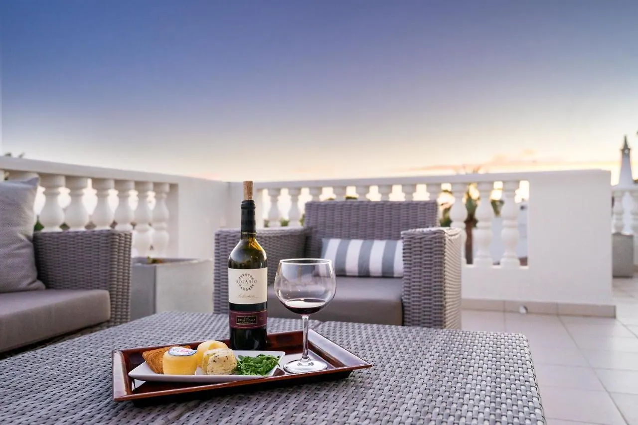 Whome | Prime Hideaway Luxury Villa Quarteira