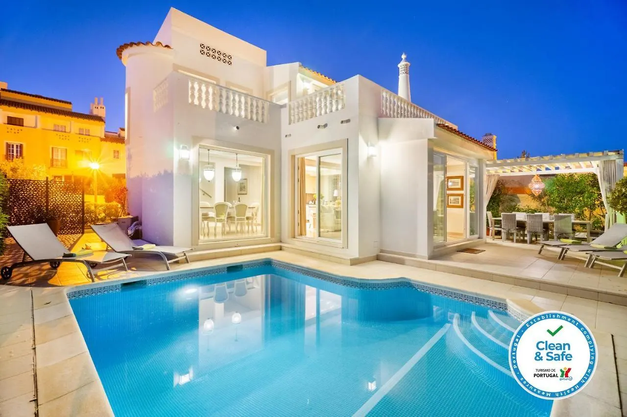 Whome | Prime Hideaway Luxury Villa Quarteira